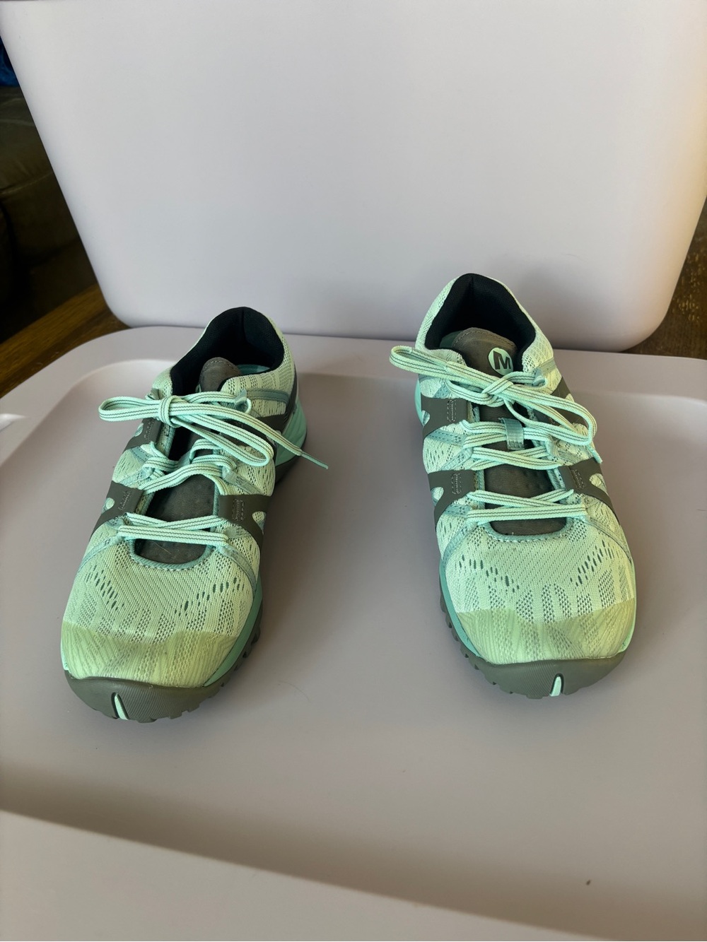 Merrell Women’s Mint Green Athletic Sneakers size 9